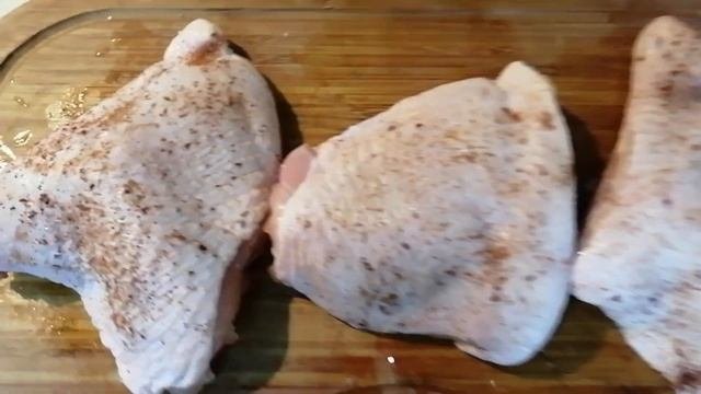 Сочные КУРИНЫЕ БЕДРЫШКИ в духовке. Вкусный ОБЕД ДЛЯ ВСЕЙ СЕМЬИ ! ЗАПЕКАЕМ МЯСО. КЛАССИЧЕСКИЙ РЕЦЕПТ