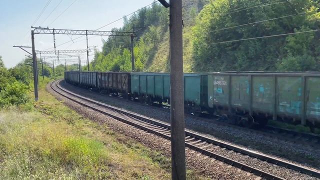 Электровоз ВЛ80с-2194 с грузовым поездом