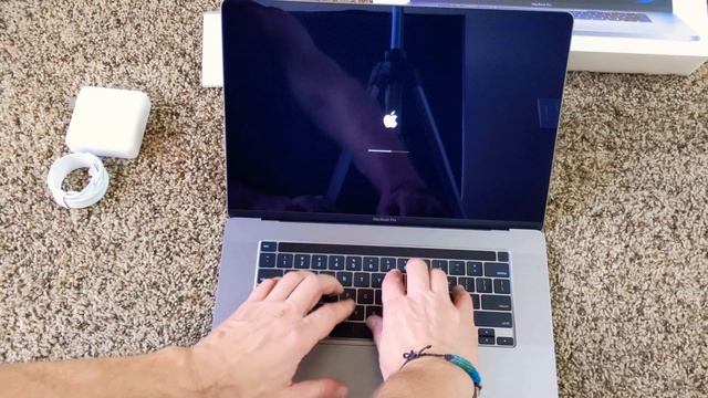 2019 Macbook Pro 16' - unboxing.
