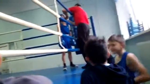 БОЙ БОКС В ГОРОДЕ КАНСКЕ . ПРОДОЛЖЕНИЕ ДАЛЬШЕ.