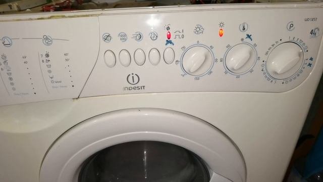 Indesit WD125T  Washing Machine With Dryer  Masina de spalat cu uscător