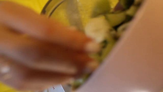 Фруктовое мороженое. Угадай кто его съест