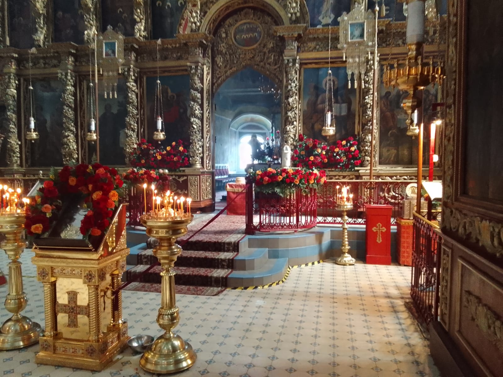 Пасхальное убранство Свято-Троицкого кафедрального собора в городе Пскове