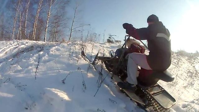 Самодельный снегоход, подъем на гору.