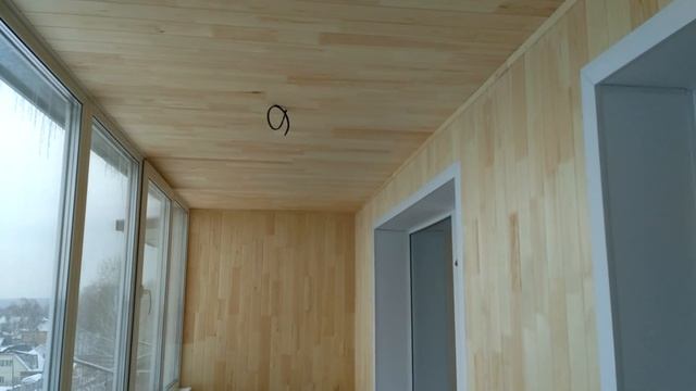 Обшивка классной вагонкой балкона. Косяки при установке остекления балкона.