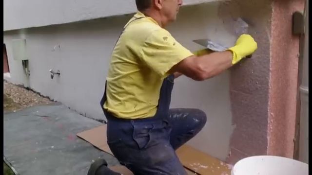 Die Verarbeitung von Buntsteinputz