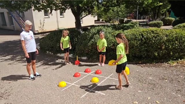 Игра «Кто кого?» (крестики-нолики)