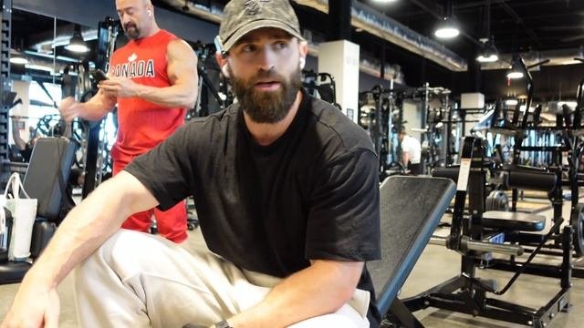 Gym Vlog: Day 28 - Chest/Biceps