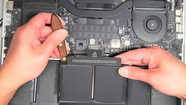 15" inch Retina MacBook Pro A1398 Late 2013 Battery Replacement Repair