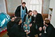 Отец Василий Ермаков делится опытом с молодыми священниками. У него нет ни одного не предавшего Бога