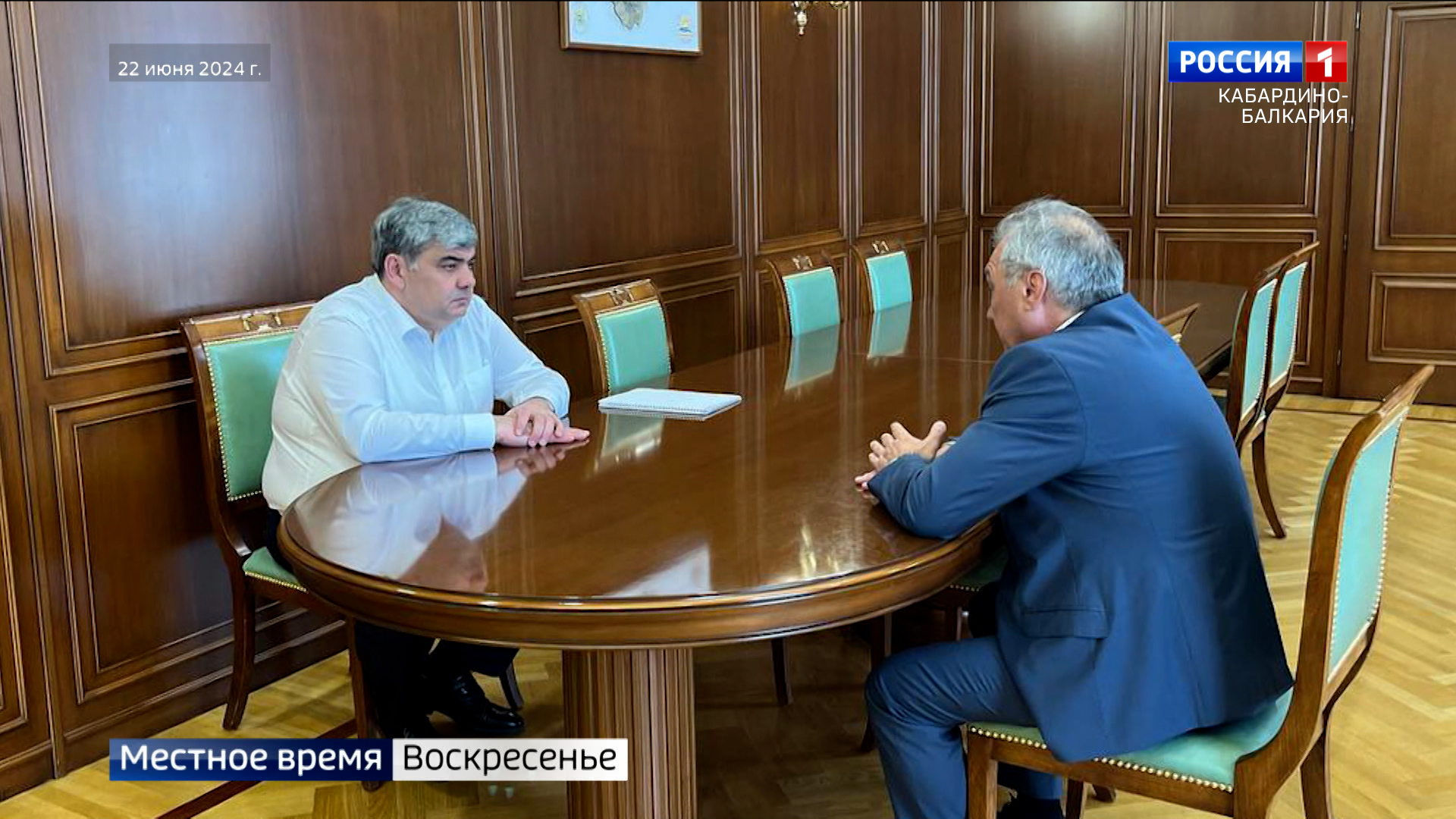 Казбек Коков провел рабочую встречу с руководителем компании «ВоенТекстильПром» Асланом Аталиковым