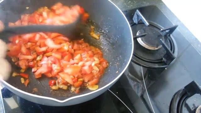 Шакшука. Израильская яичница с помидорами