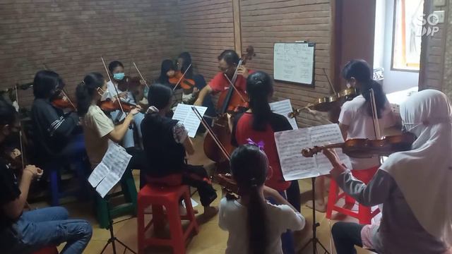 Practice with Forum Gesek Mataram...#forgesmataram #mataram #violin #cello #strings #ansambel