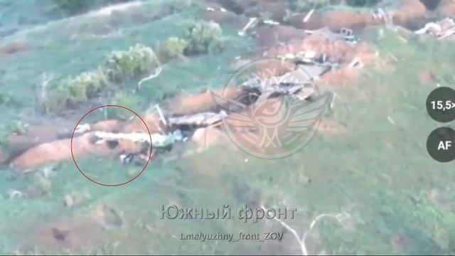 🔥 Расчет FPV-дрона военнослужащих Южной группировки войск поразил расчет РПГ противника