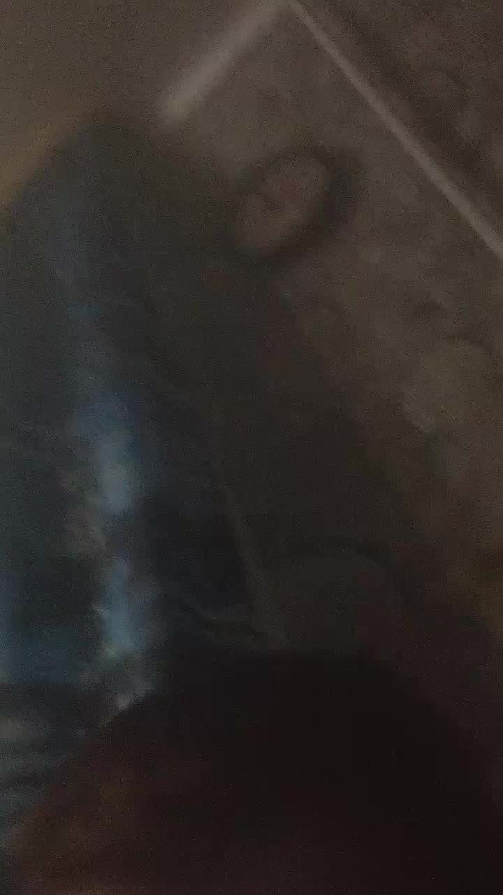 только молчу