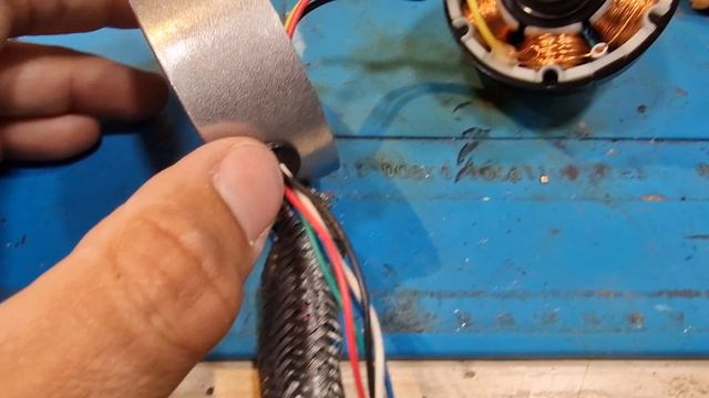 Шейкер орбитальный Biosan PSU-20i, ремонт мотора.mp4