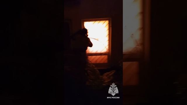 📍 Сотрудники МЧС России ликвидировали крупный пожар в ДНР