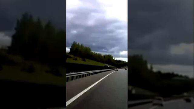 Над Ярославским шоссе пролетел самолёт