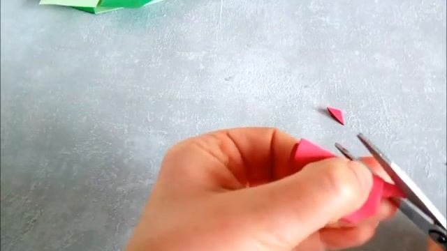 ОРИГАМИ. ВесеннееПанно с ромашками и божьими коровками из бумаги. Своими руками