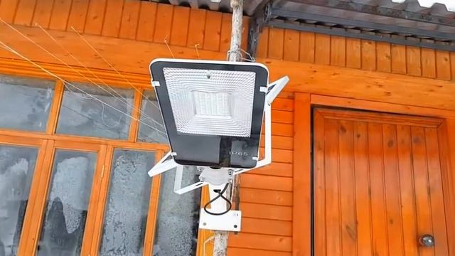 Товары для дома с Aliexpress. Светодиодный уличный фонарь на солнечной батарее