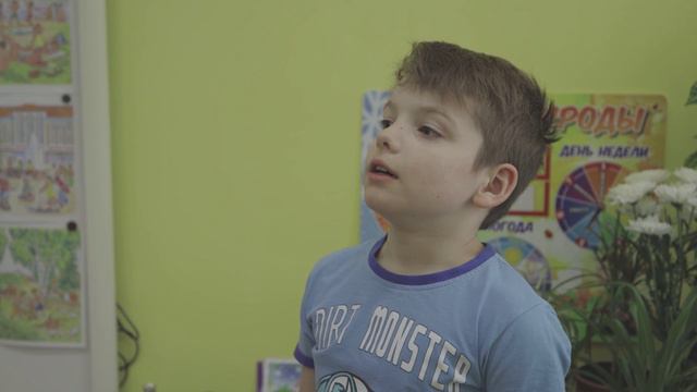 Ямальцы поздравили ребят Волновахи с Днем защиты детей