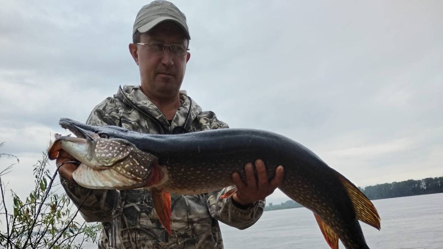 Рыбалка на Севере Томской области. Дорога до лагеря, 1-я Часть.