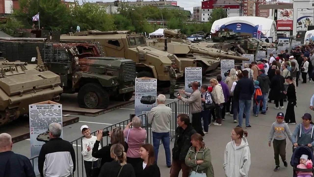 Небывалый интерес к выставке трофейной техники НАТО в Тюмени