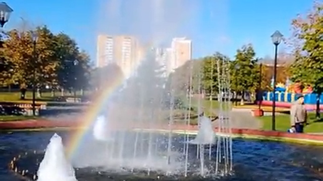 Радуга в фонтане