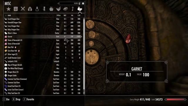 Skyrim: half an hour of sneaking around some draugr