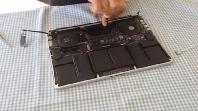 MacBook Pro Retina a1398 tamir, MagSafe degisimi ve anakart sökmek