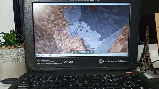 ?Jugando Minecraft en la Netbook Del Gobierno!?Lo corre? 4Gb