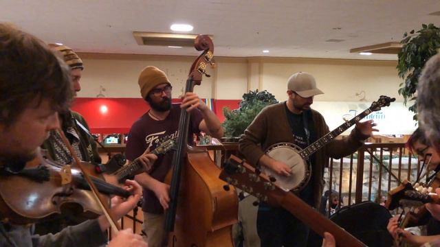 Maya Fabrikant sings Ochi Chernye  at 2020 Midwinter Bluegrass Festival