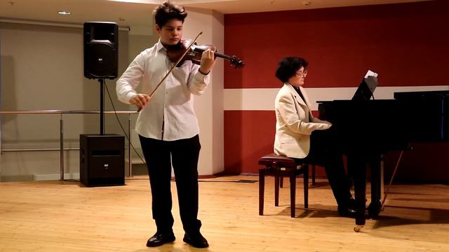 Концерт в исполнении Челова Михаила (скрипка)