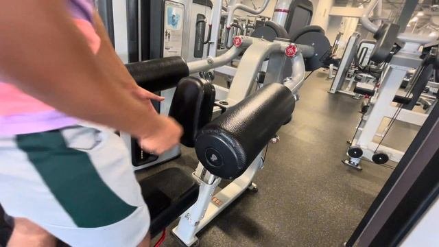 BODYBUILDER BULK Series Day 28: Chest, Shoulders And Biceps