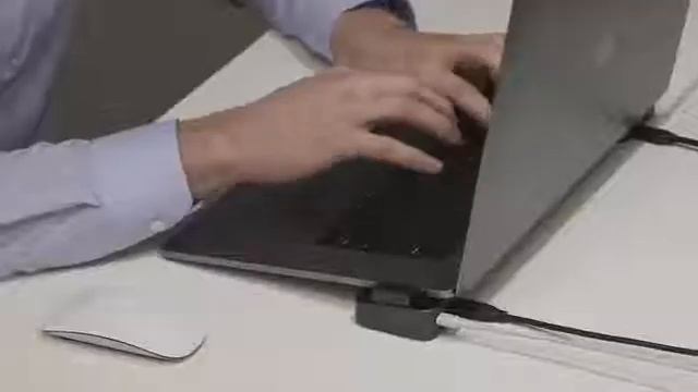 A Pocket-sized Ergonomic MacBook Stand & 8-in-1 USB-C Hub