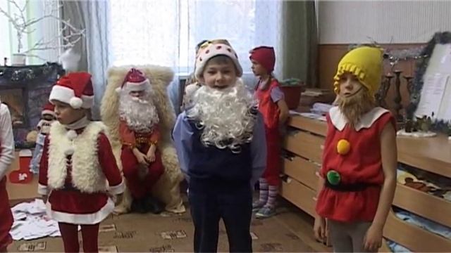 Новогоднее оформление в 1 классе.wmv
