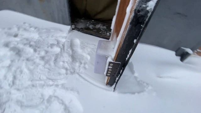 Замерзает гаражный замок? Есть решение...