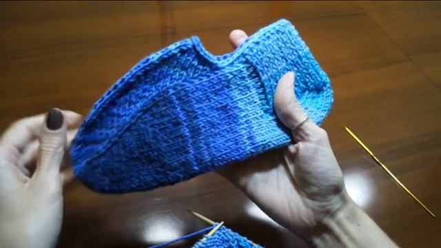 Быстрые тапочки. Вязание спицами (Очень просто и красиво) ?