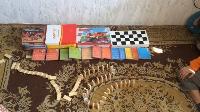Домино. Игры для детей с аутизмом. Развитие моторики. Domino. Games For Children With Autism.