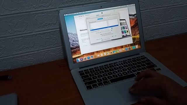 Macbook Air 13 inch Early 2015 ninethree (003videopost1)