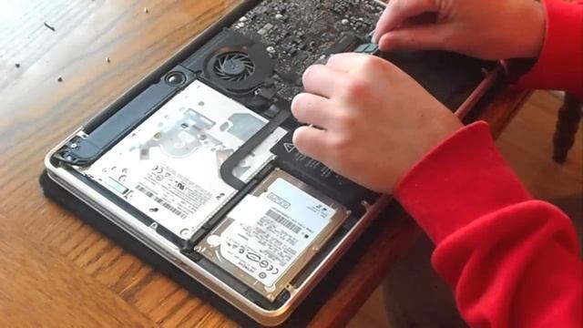 How to upgrade RAM in a 13" Unibody MacBook Pro