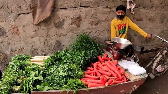 Во сколько обходится одеваться по-индийски? Аамир пробует Борщ в Индии  Вкусная Индия