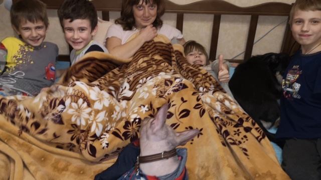 После сиротских учреждений | Первый сюрприз для мамы