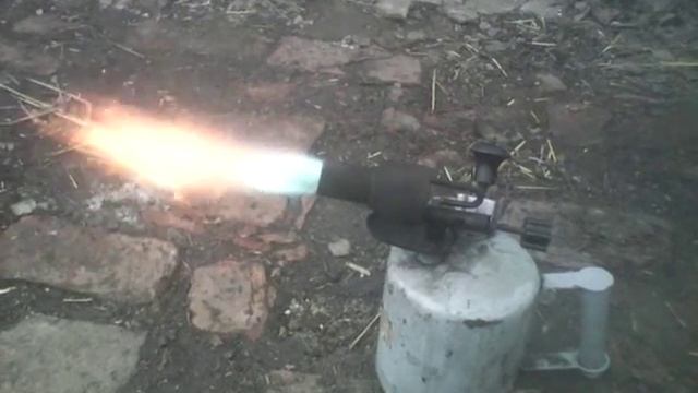 Правильная работа паяльной лампы