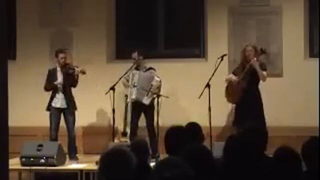 Makedonsko Devojce / Out of Breath from the Tea Hodzic Trio - Acoustic Balkan Music