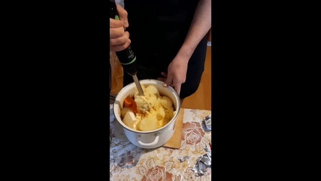 Быстрый крем-суп сырный:)