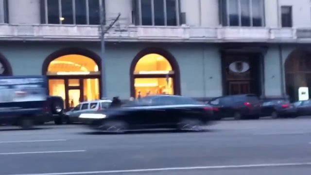 Джаред Лето перебегает дорогу в Москве во второй раз / Jared Leto in Moscow