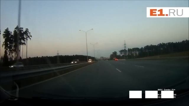 Пожилой мужчина за рулём врезался в ограждение на Объездной