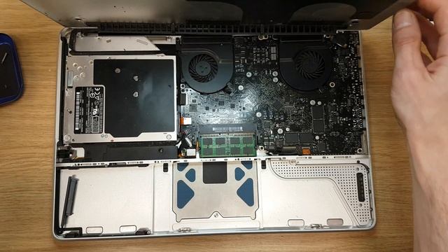 Apple Macbook A1286 disassemble a laptop for cleaning the cooling system