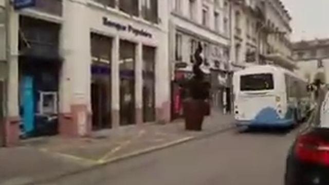Эпиналь департамент Вогезы прогулка по центру городаEpinal France.
